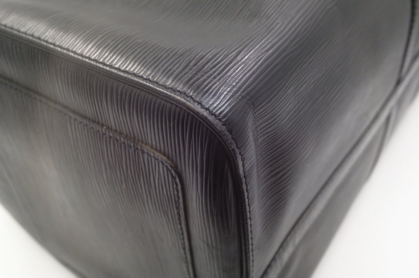 Louis Vuitton Keepall 55 in Black Epi Leather