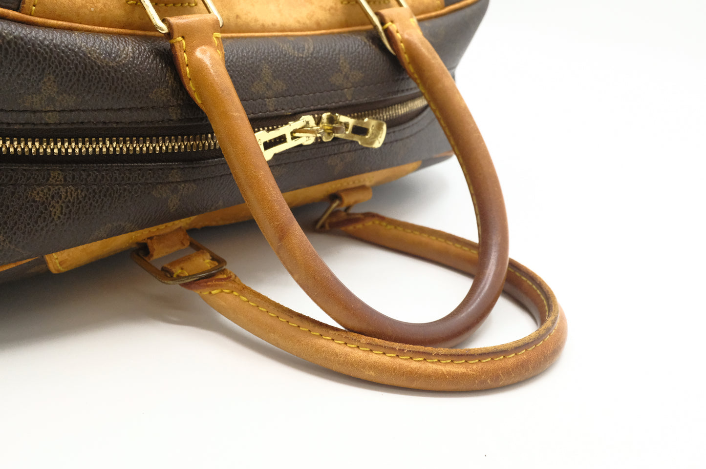 Louis Vuitton Deauville in Monogram Canvas