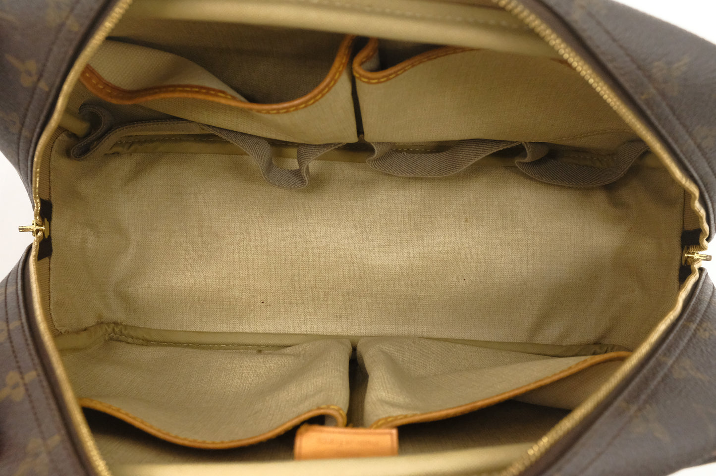 Louis Vuitton Deauville in Monogram Canvas