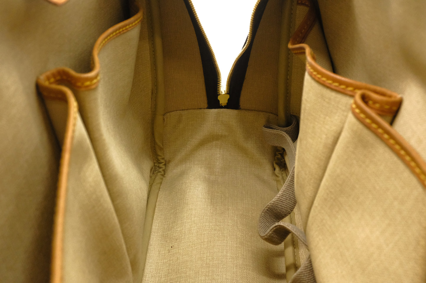 Louis Vuitton Deauville in Monogram Canvas