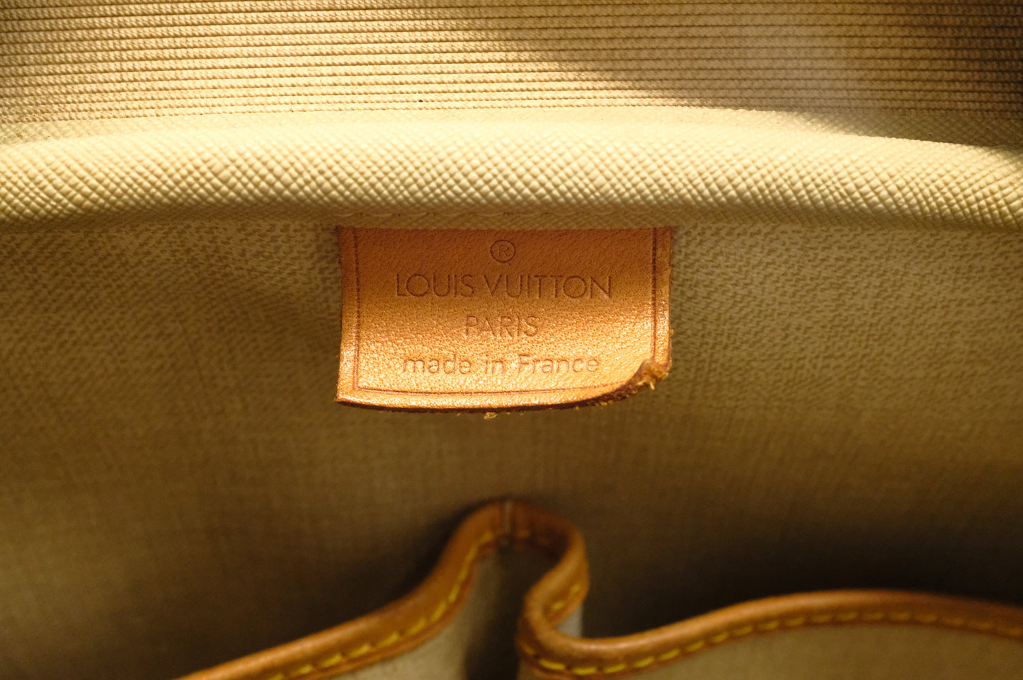 Louis Vuitton Deauville in Monogram Canvas