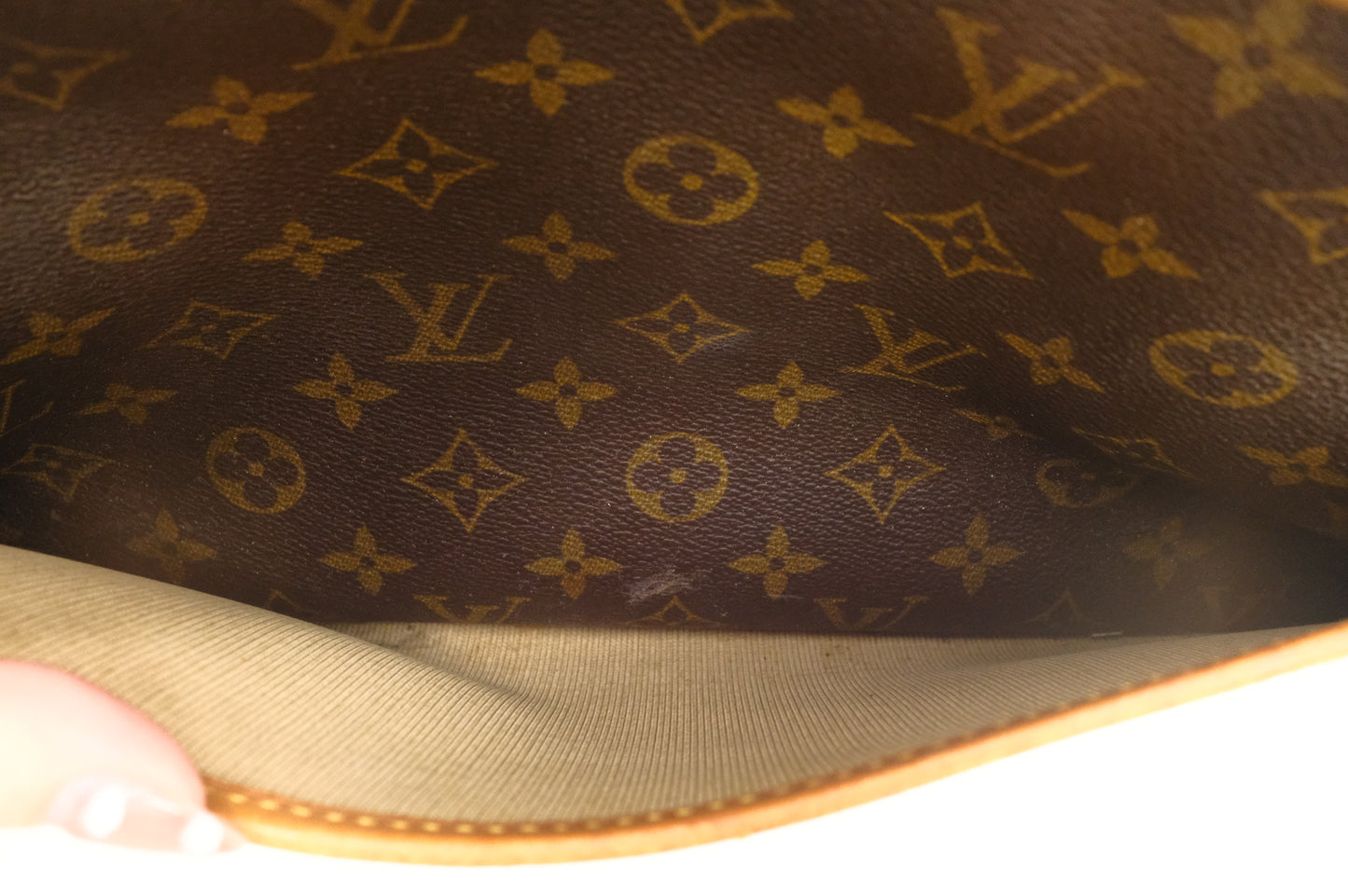 Louis Vuitton Deauville in Monogram Canvas