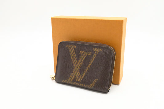 Louis Vuitton Compact Zippy in Monogram Giant Canvas