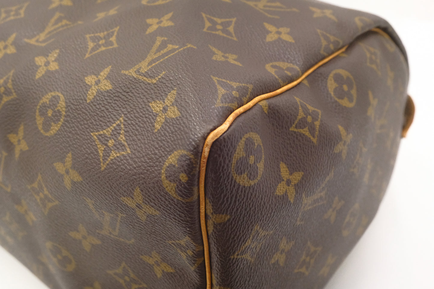 Louis Vuitton Speedy 40 in Monogram Canvas