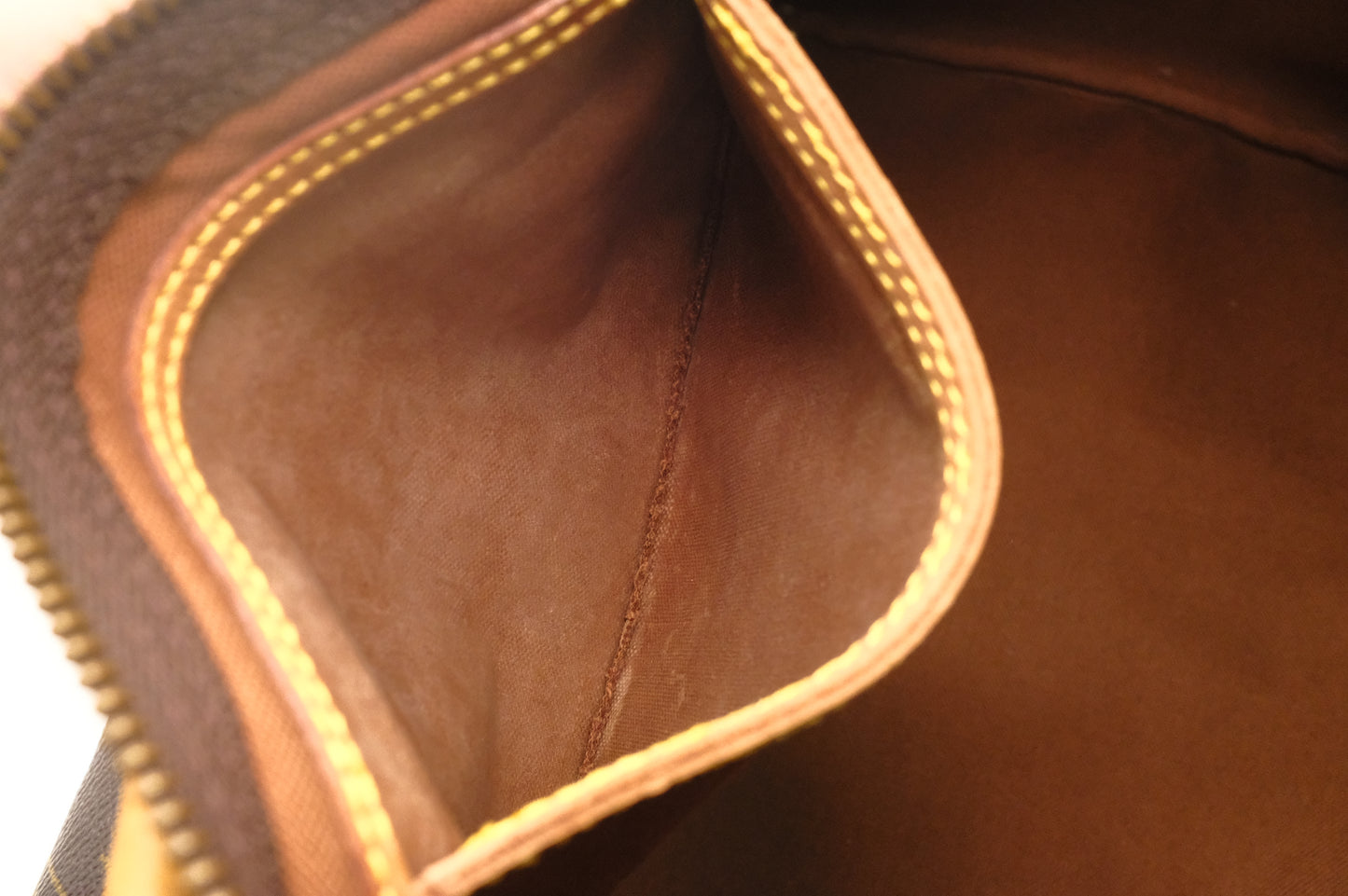 Louis Vuitton Speedy 40 in Monogram Canvas