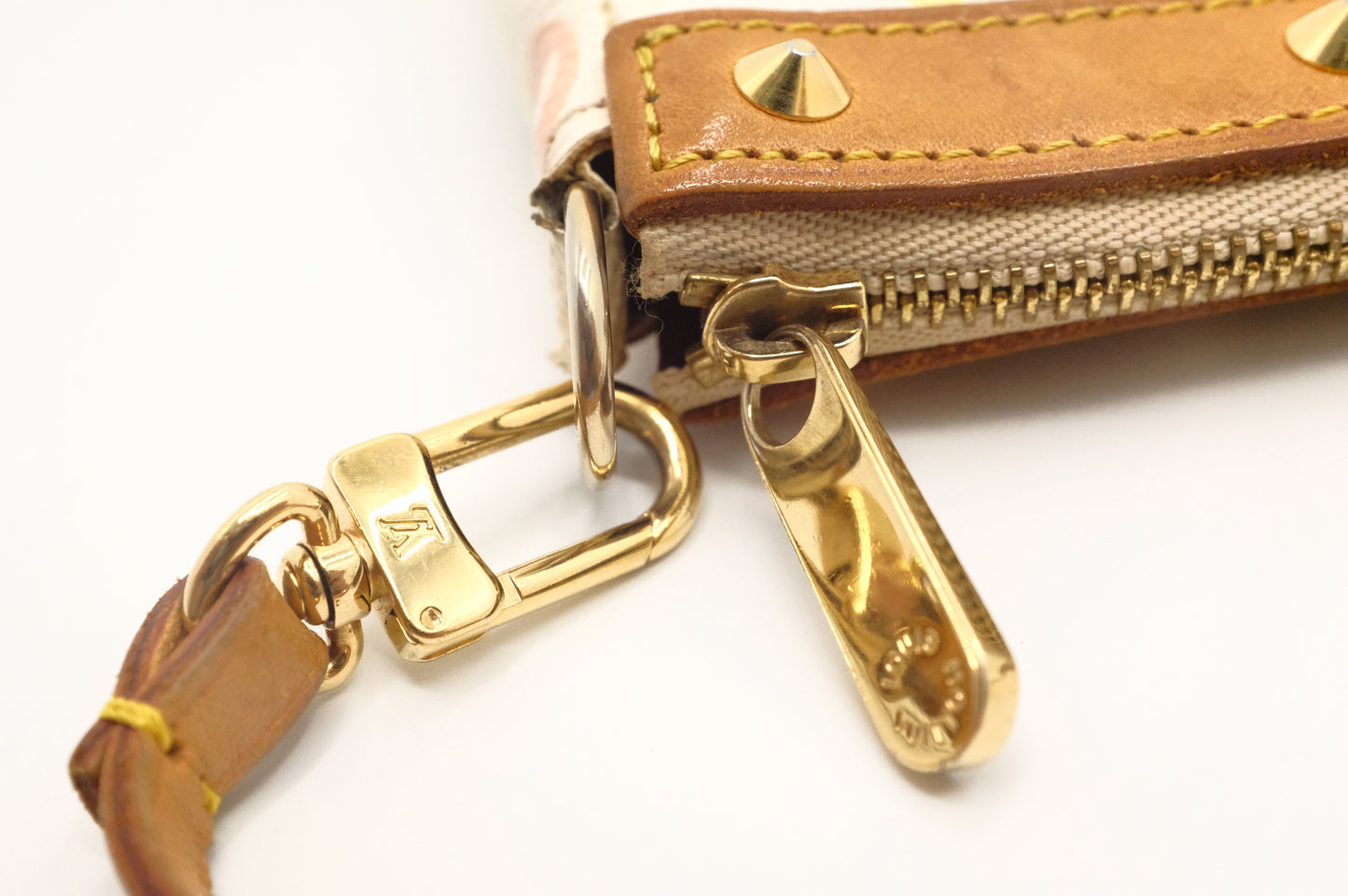 Louis Vuitton Pochette Accessoires in White Multicolor Monogram Canvas