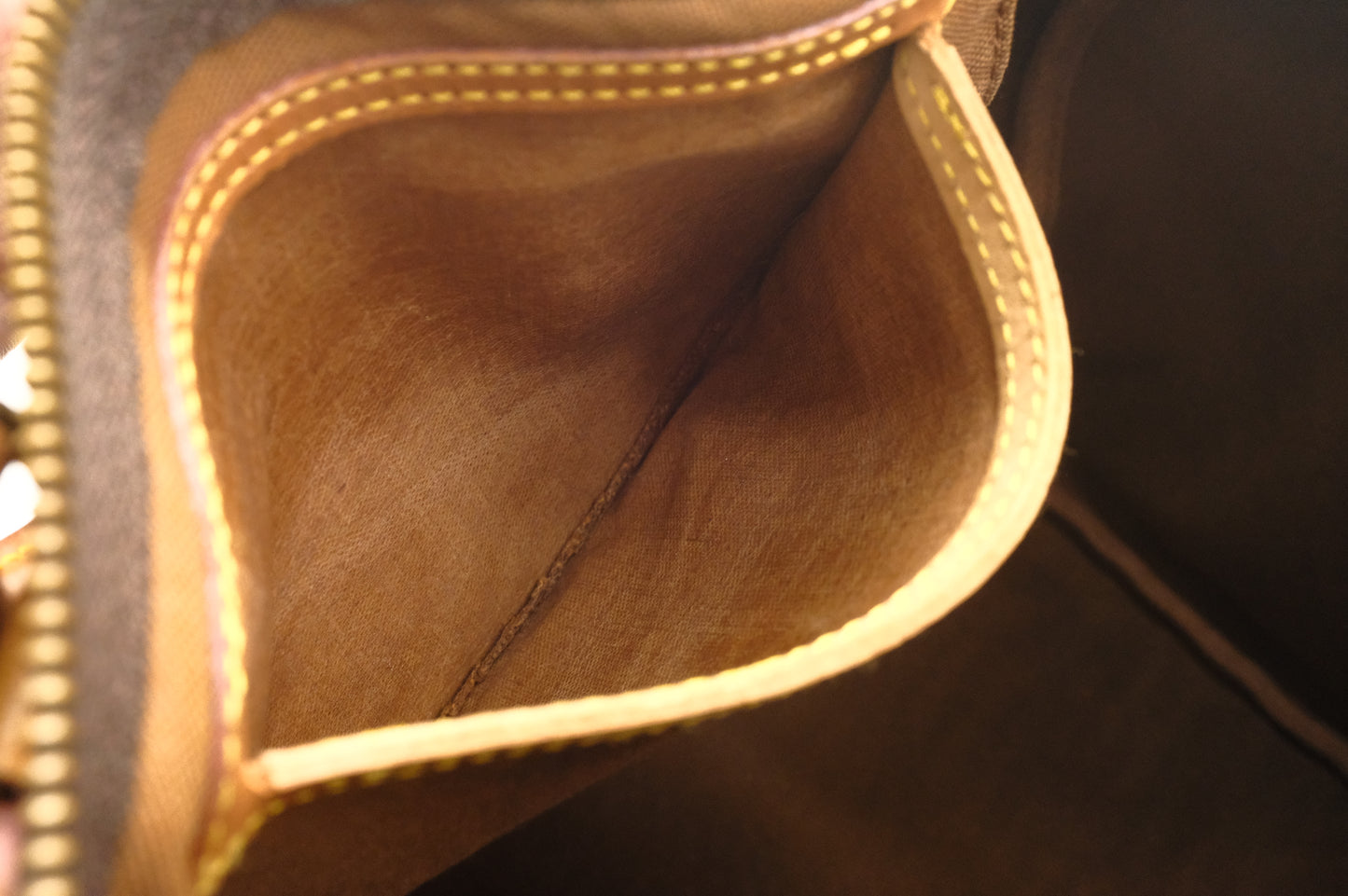 Louis Vuitton Speedy 40 in Monogram Canvas