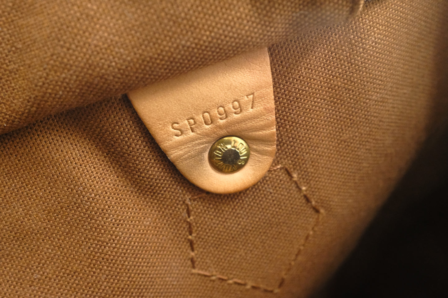 Louis Vuitton Speedy 40 in Monogram Canvas