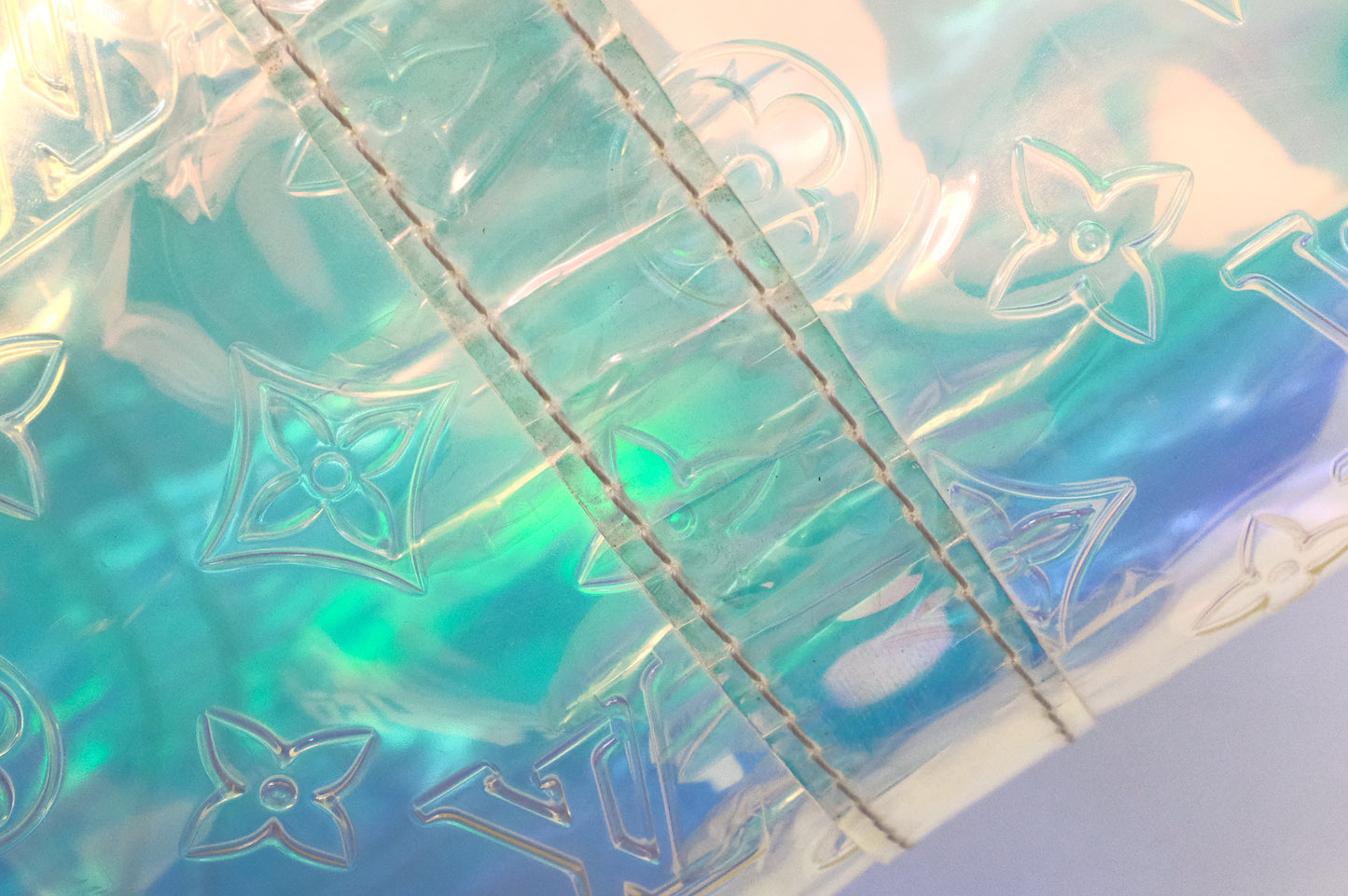 Louis Vuitton Keepall 50 Bandouliere in Prism PVC