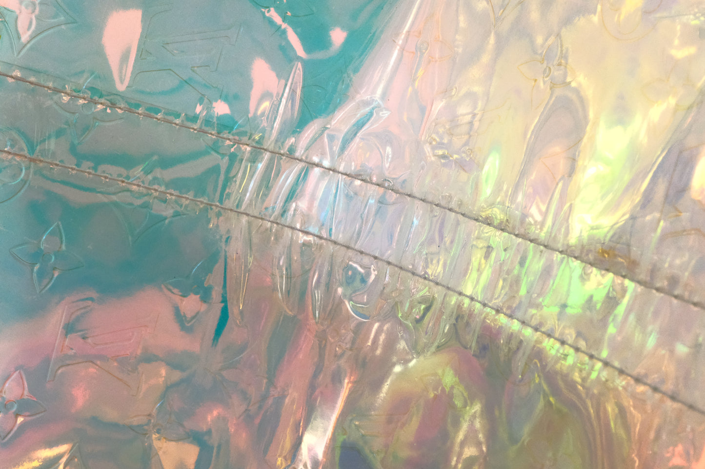 Louis Vuitton Keepall 50 Bandouliere in Prism PVC