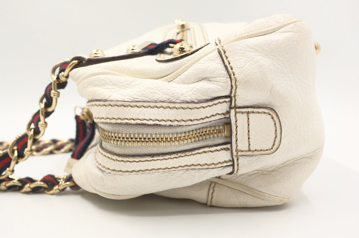 Gucci Shoulder Bag in White Leather