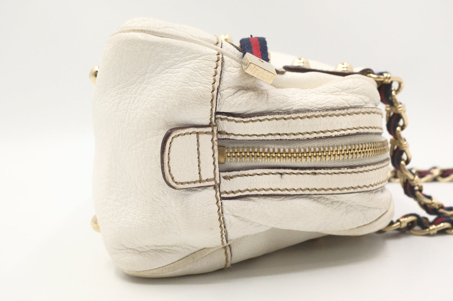 Gucci Shoulder Bag in White Leather