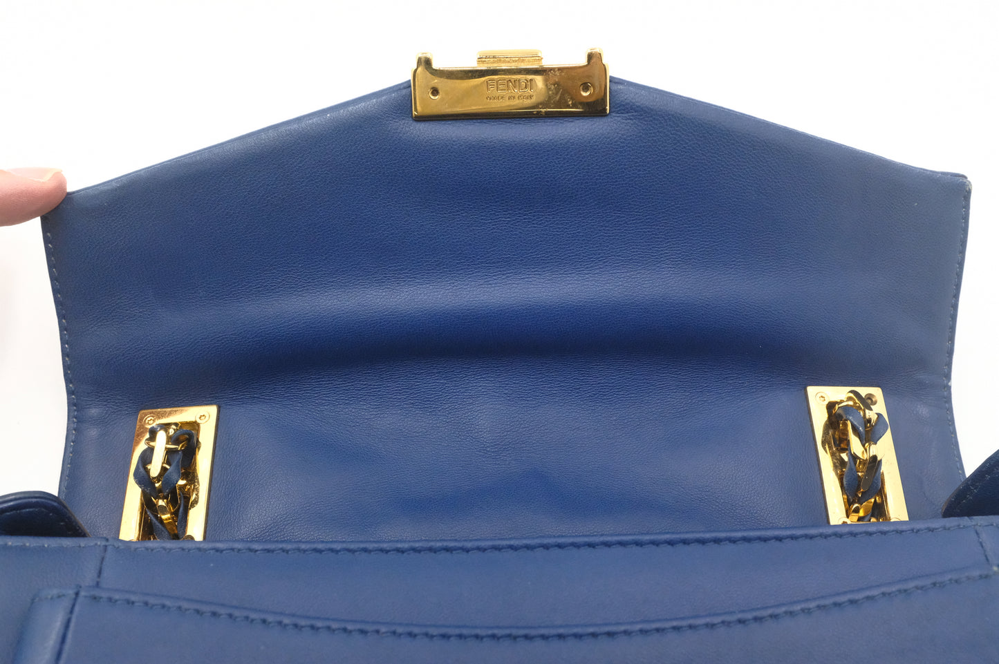 Fendi Leather Be Baguette in Blue Leather