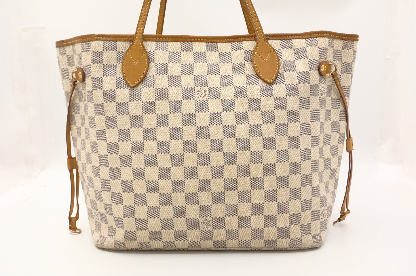 Louis Vuitton Neverfull MM in Damier Azur Canvas