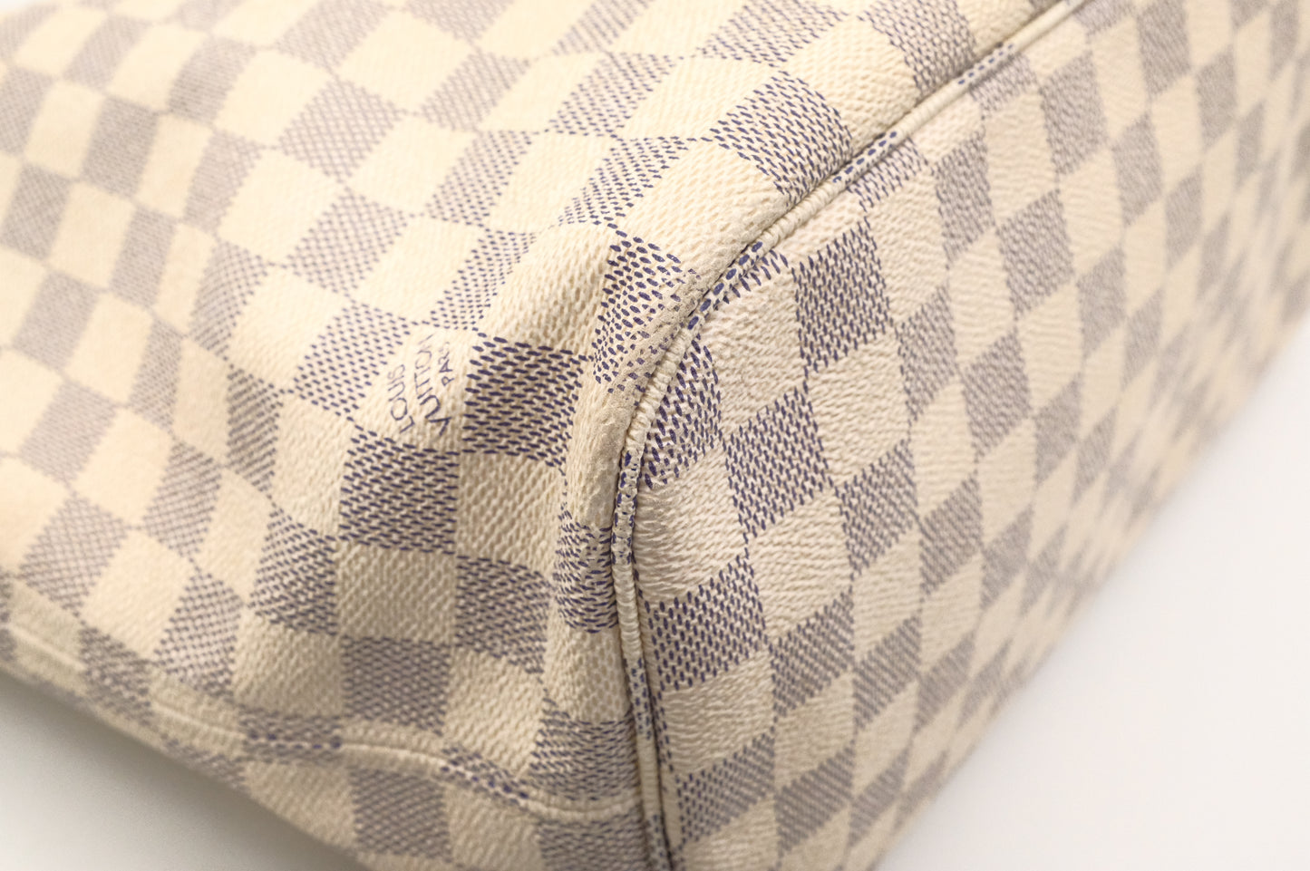Louis Vuitton Neverfull MM in Damier Azur Canvas