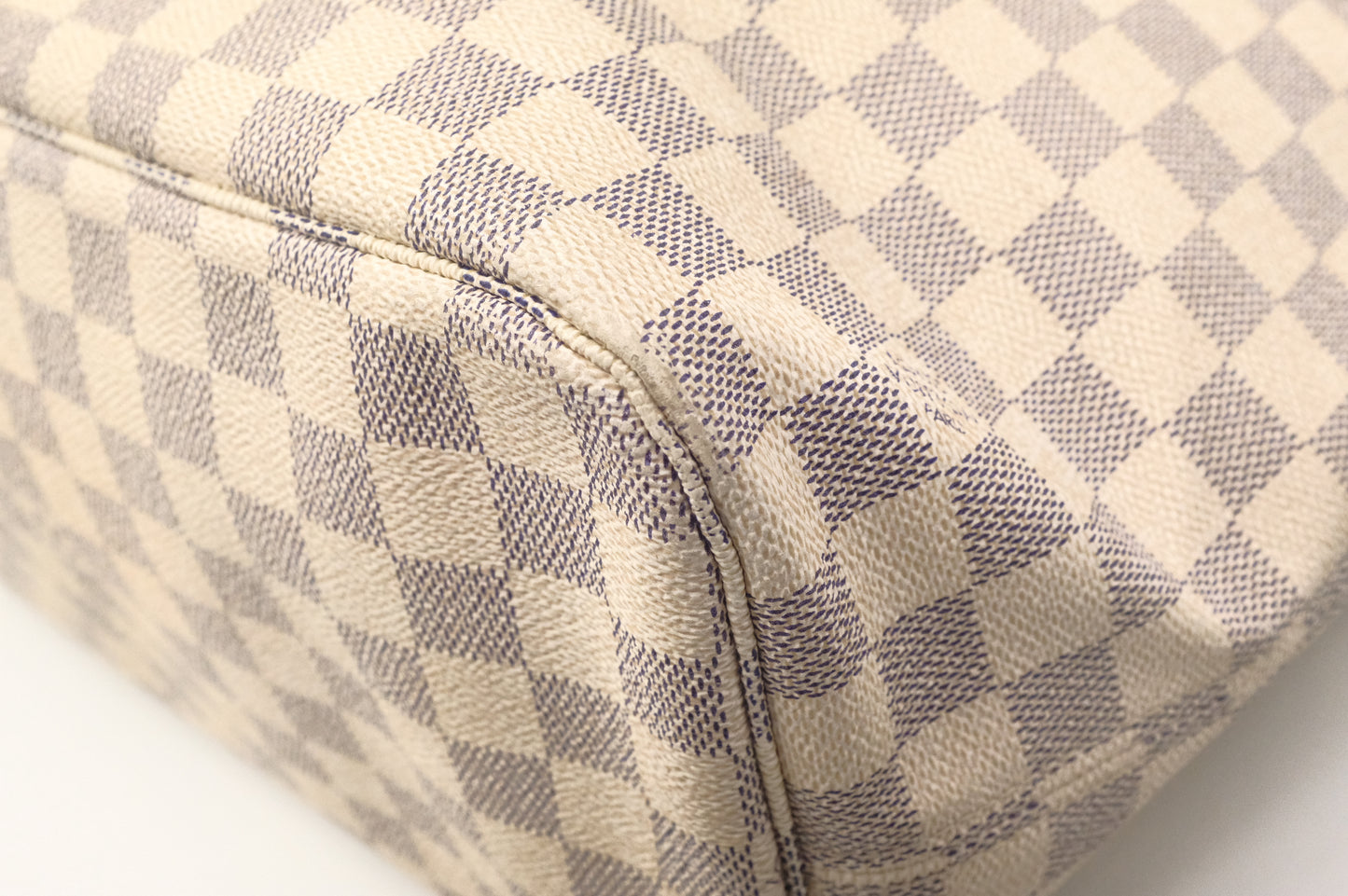 Louis Vuitton Neverfull MM in Damier Azur Canvas