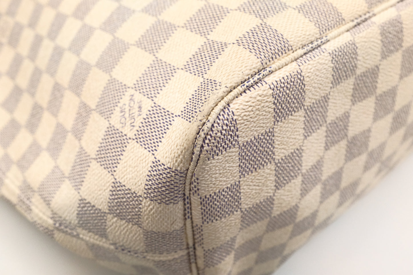 Louis Vuitton Neverfull MM in Damier Azur Canvas