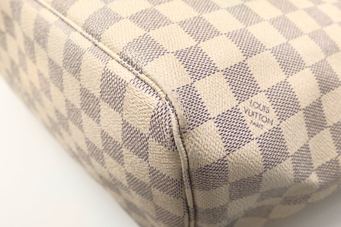 Louis Vuitton Neverfull MM in Damier Azur Canvas