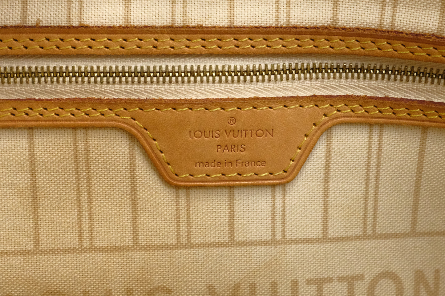 Louis Vuitton Neverfull MM in Damier Azur Canvas