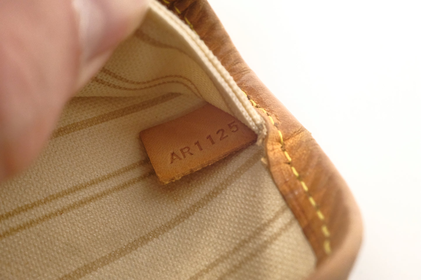 Louis Vuitton Neverfull MM in Damier Azur Canvas