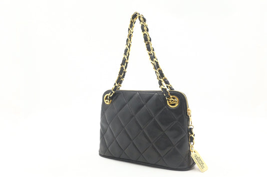 Chanel Handbag in Black Matelassé Leather