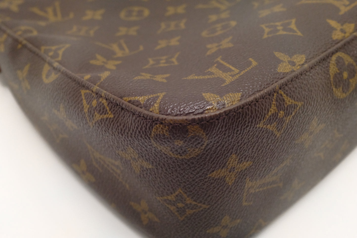 Louis Vuitton Looping MM in Monogram Canvas