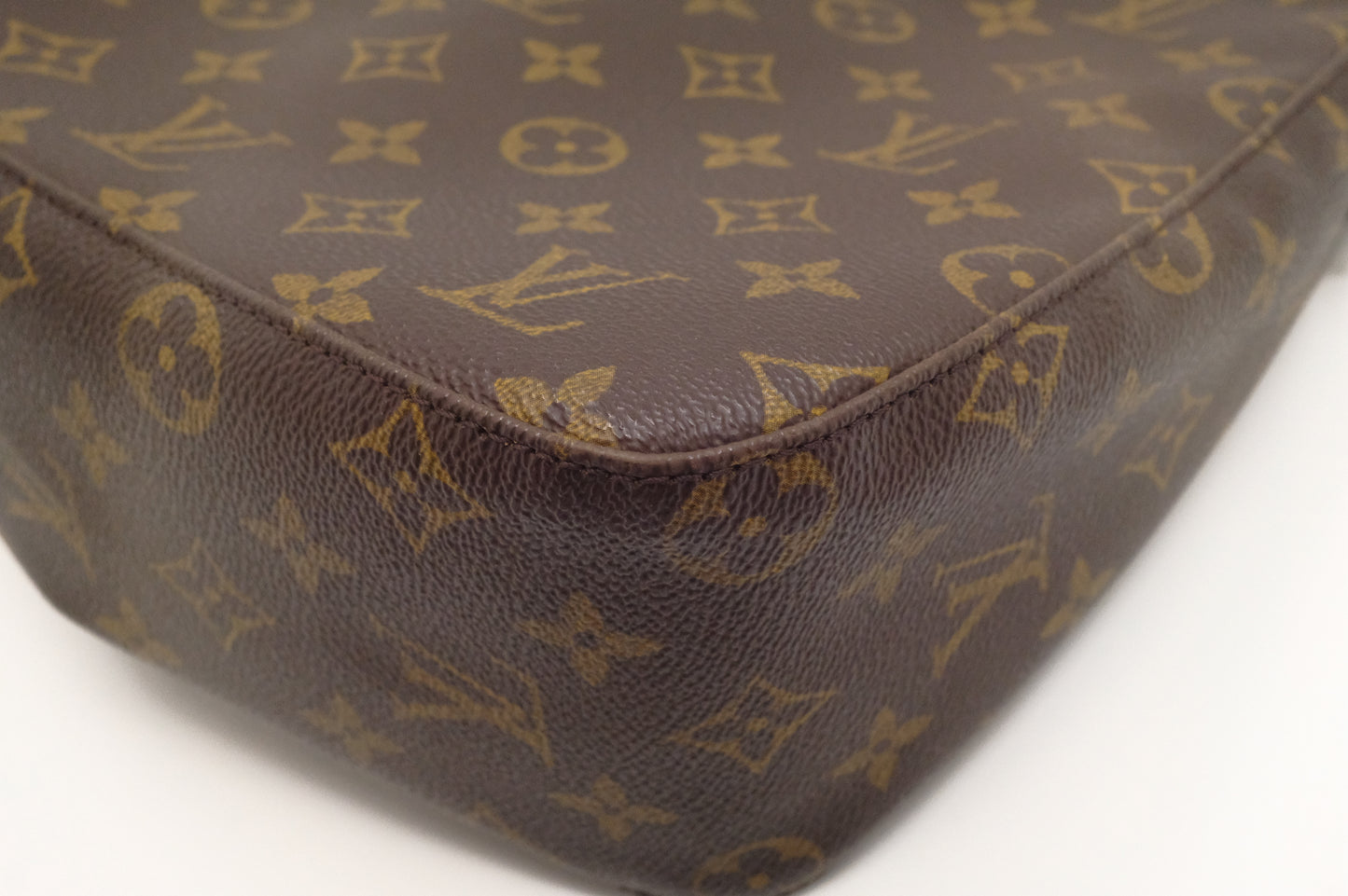 Louis Vuitton Looping MM in Monogram Canvas