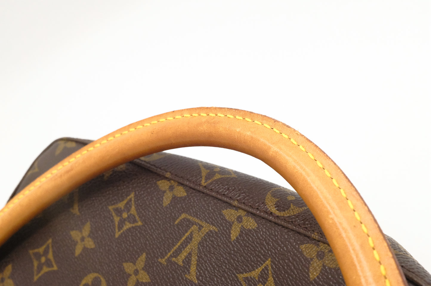 Louis Vuitton Looping MM in Monogram Canvas