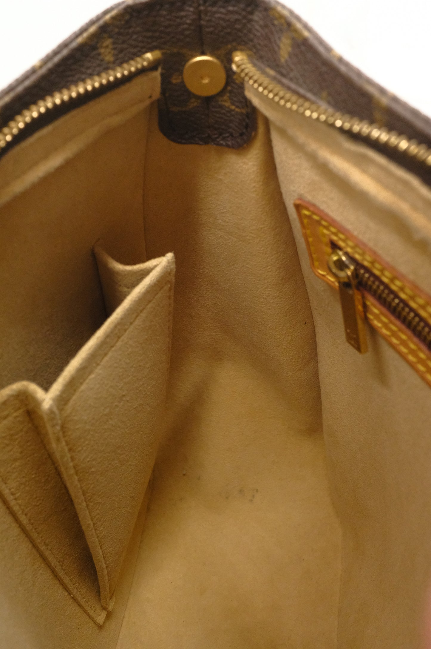 Louis Vuitton Looping MM in Monogram Canvas