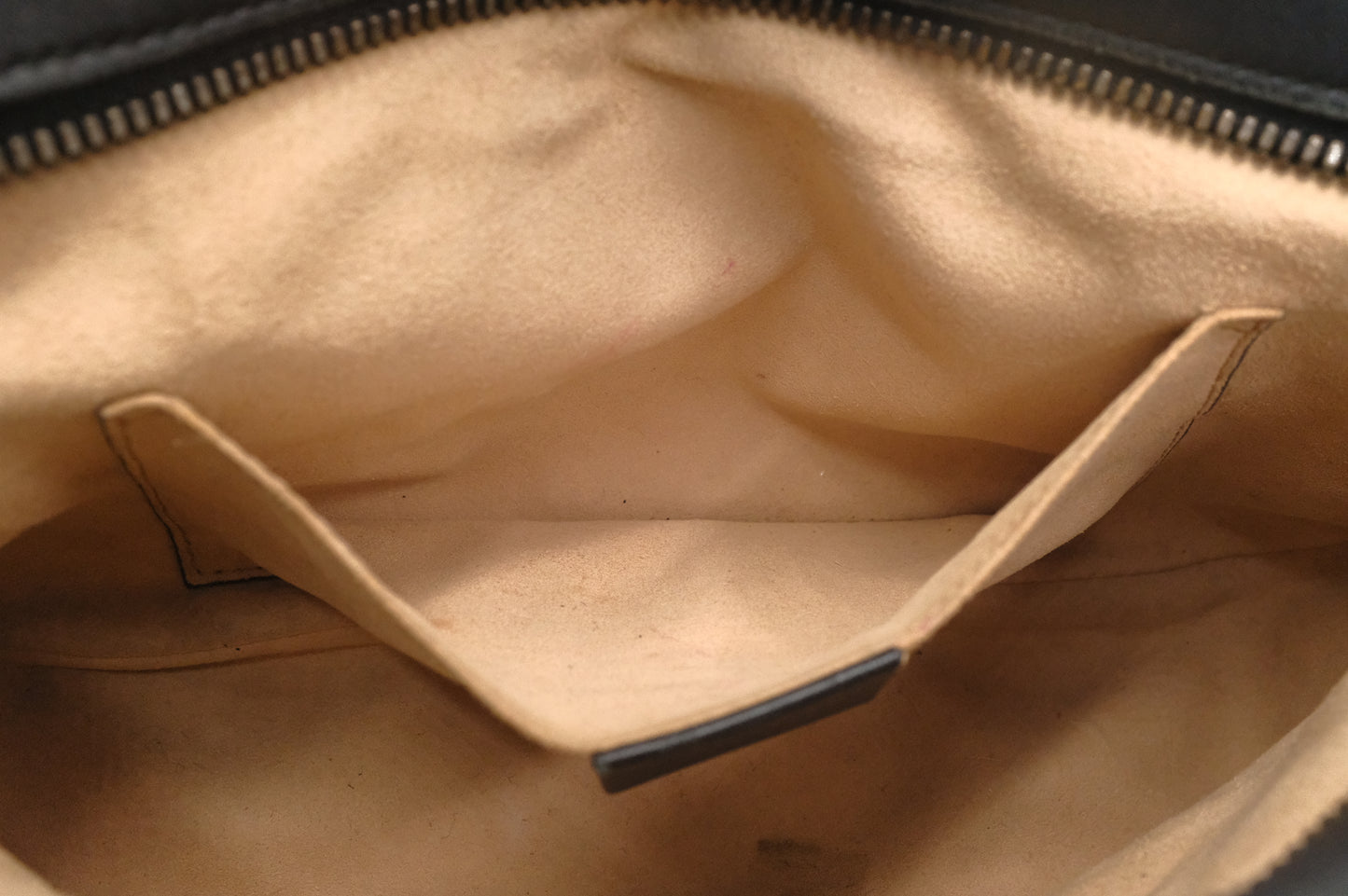 Gucci Marmont Crossbody Bag in Black Leather