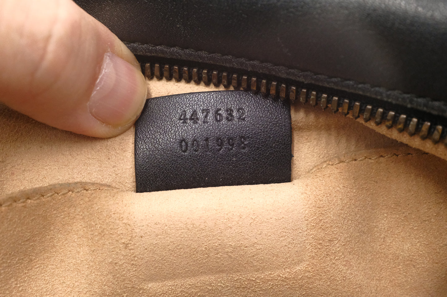 Gucci Marmont Crossbody Bag in Black Leather