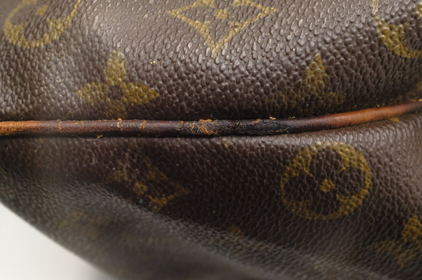Louis Vuitton Speedy 35 in Monogram Canvas