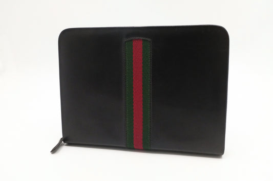Gucci Zipped Clutch in Black Leather