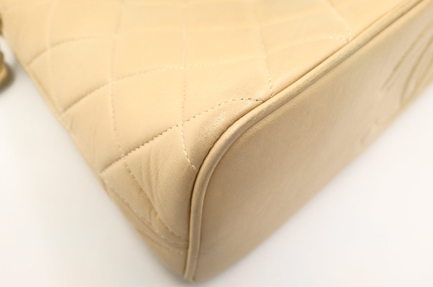 Chanel Chain Shoulder Bag in Beige Matelassé Leather