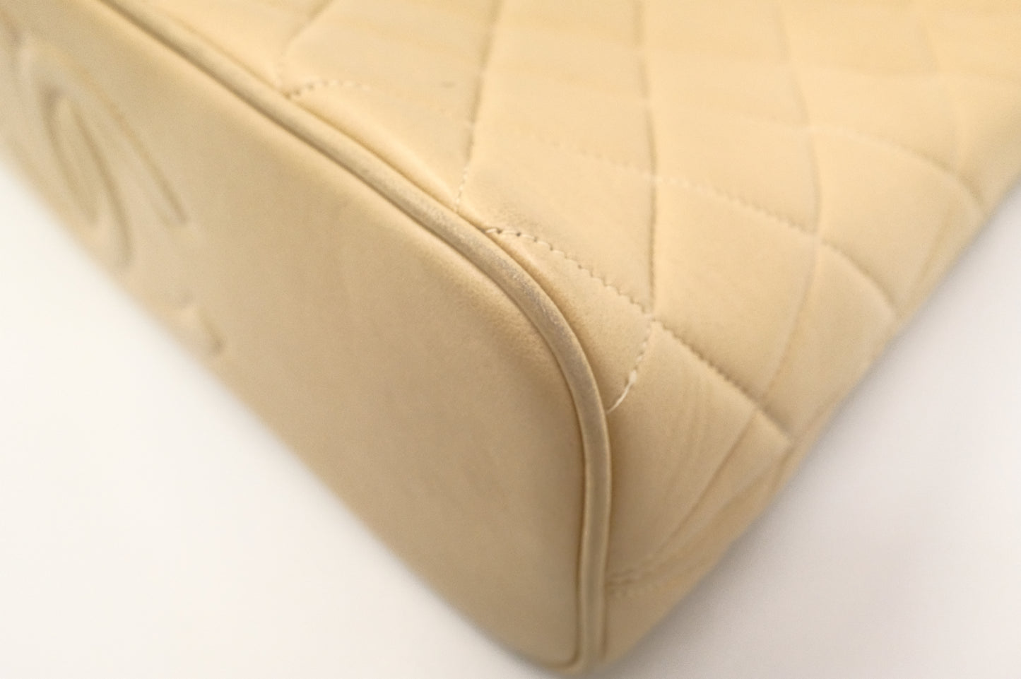 Chanel Chain Shoulder Bag in Beige Matelassé Leather