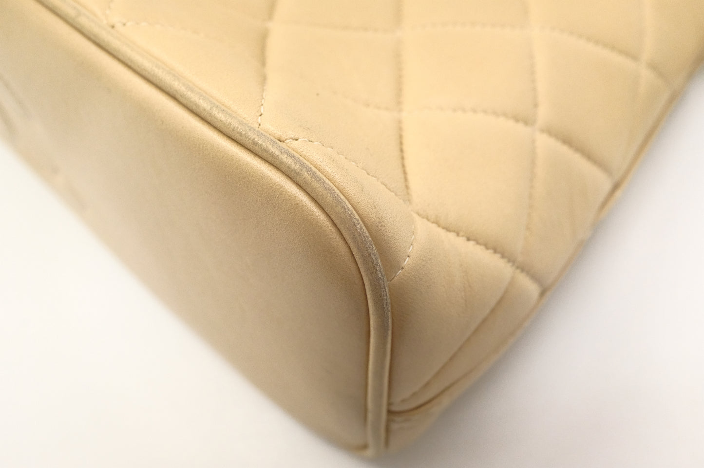 Chanel Chain Shoulder Bag in Beige Matelassé Leather