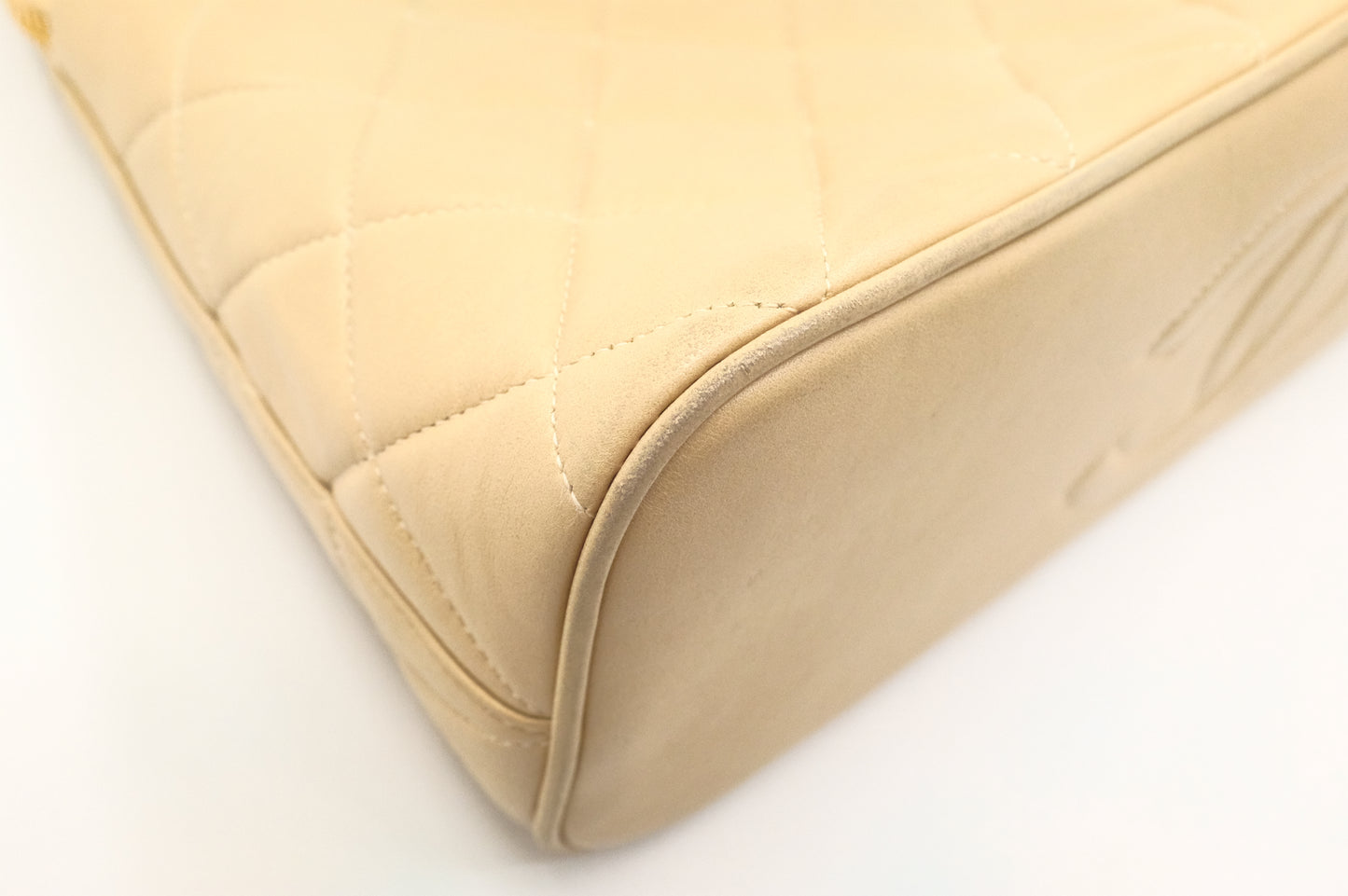 Chanel Chain Shoulder Bag in Beige Matelassé Leather