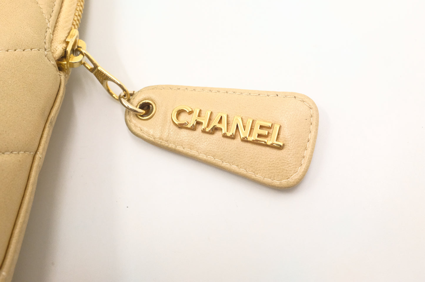 Chanel Chain Shoulder Bag in Beige Matelassé Leather
