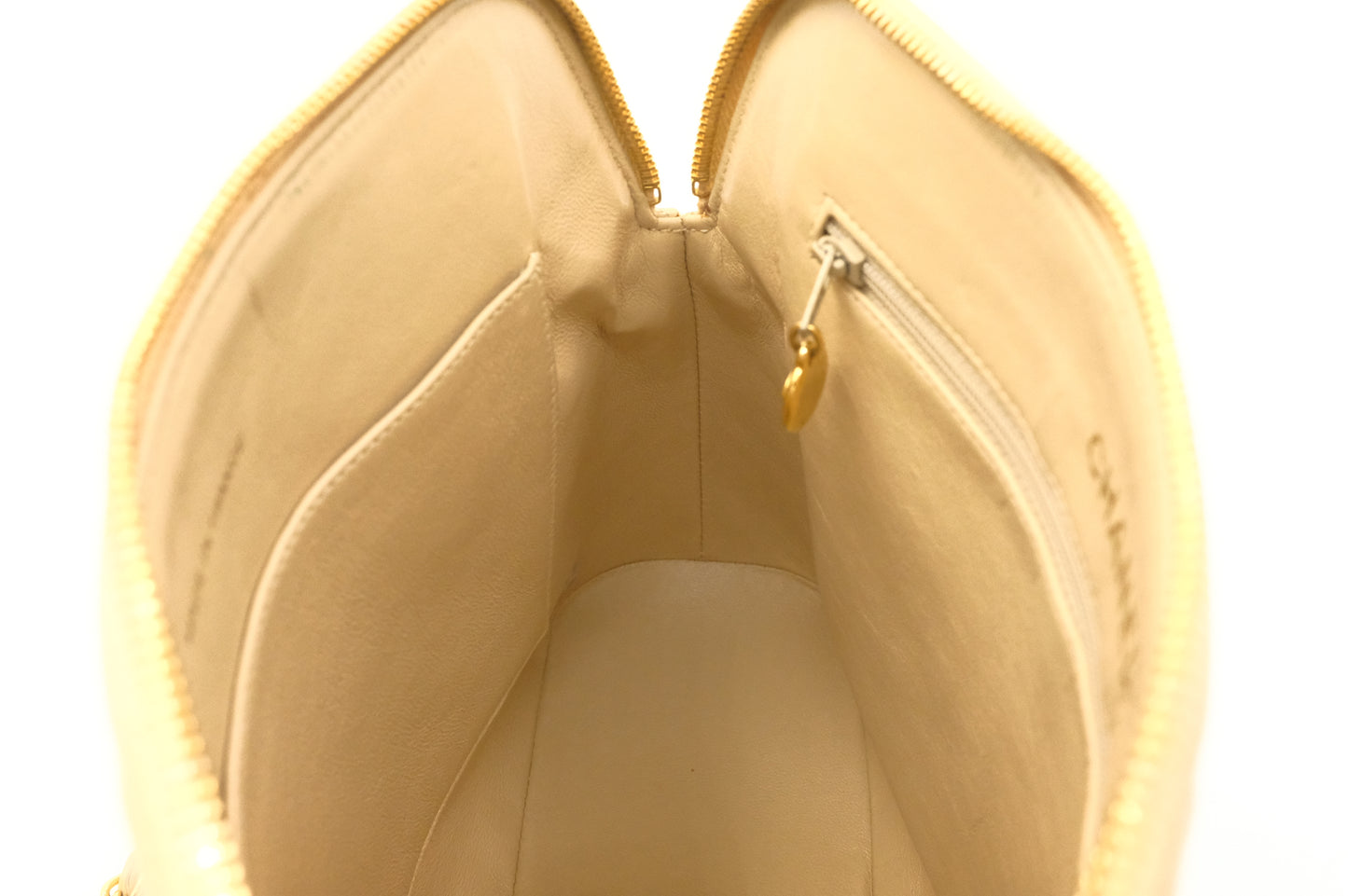 Chanel Chain Shoulder Bag in Beige Matelassé Leather