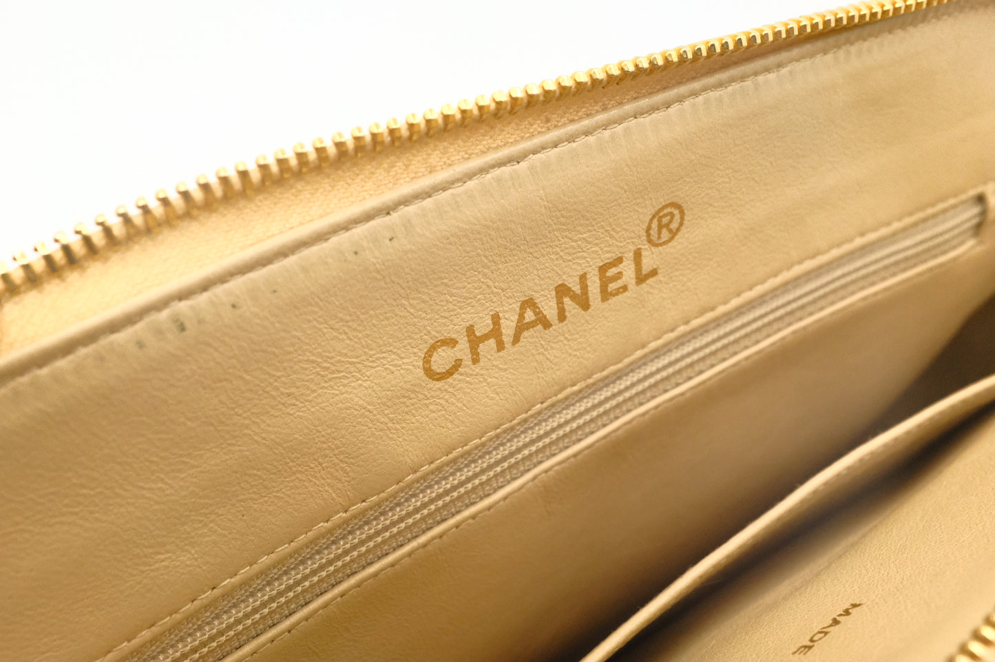 Chanel Chain Shoulder Bag in Beige Matelassé Leather