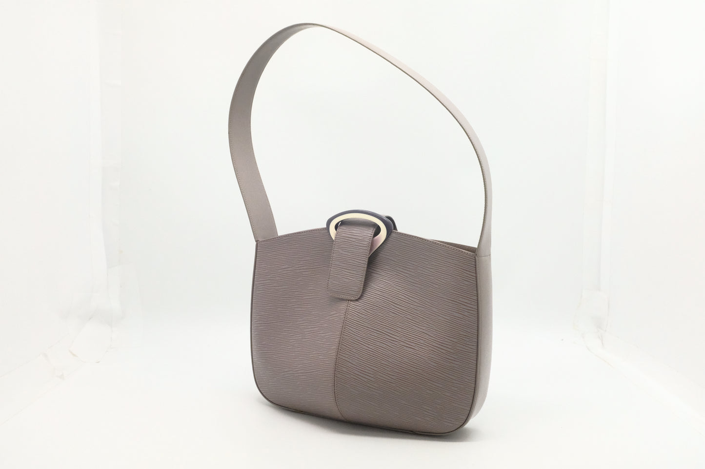 Louis Vuitton Reverie in Lilac Epi Leather