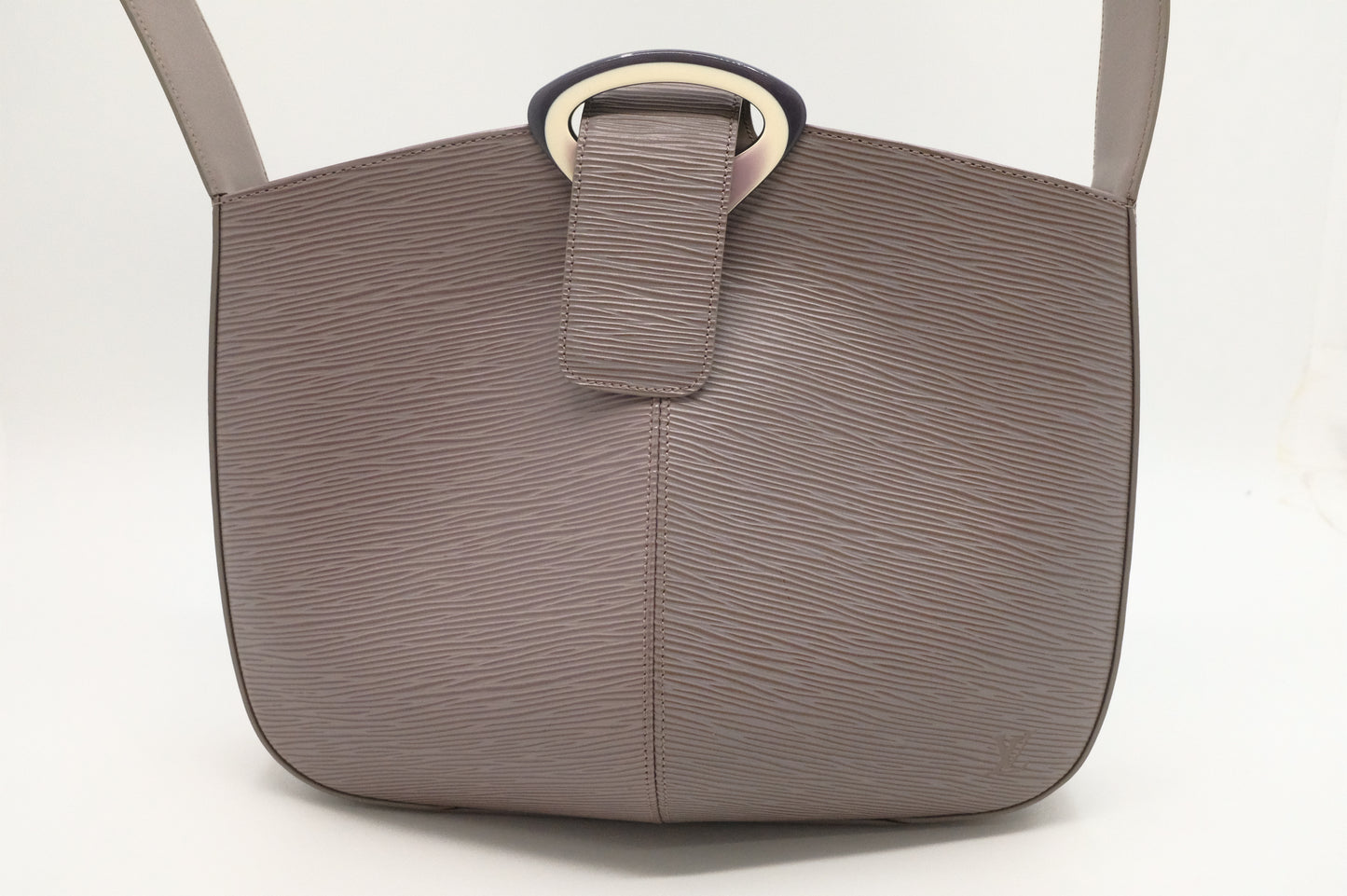 Louis Vuitton Reverie in Lilac Epi Leather