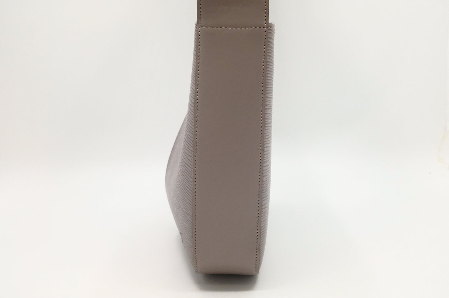 Louis Vuitton Reverie in Lilac Epi Leather