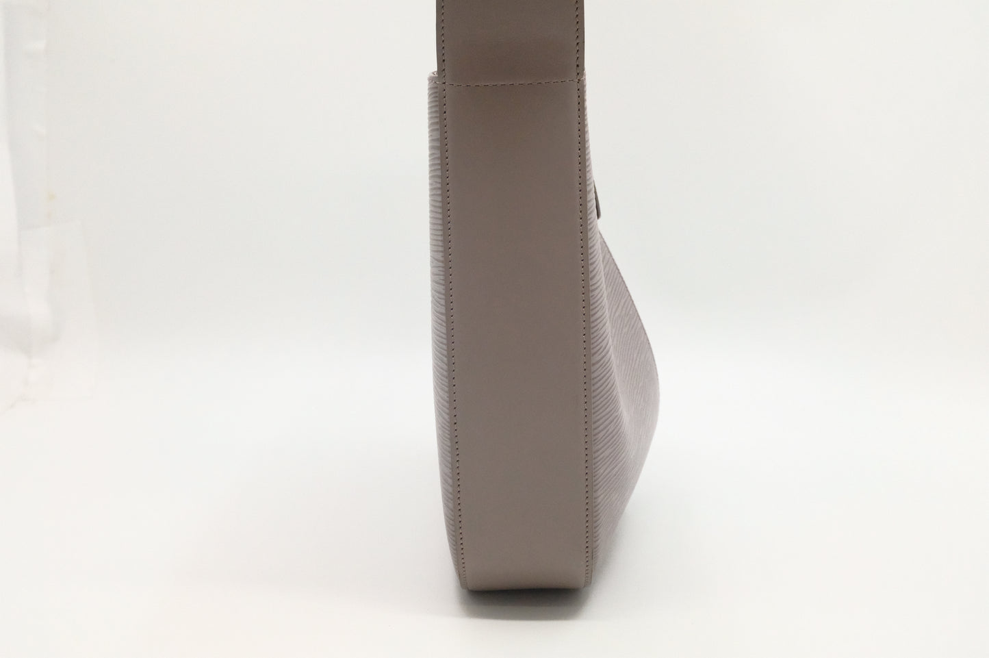 Louis Vuitton Reverie in Lilac Epi Leather