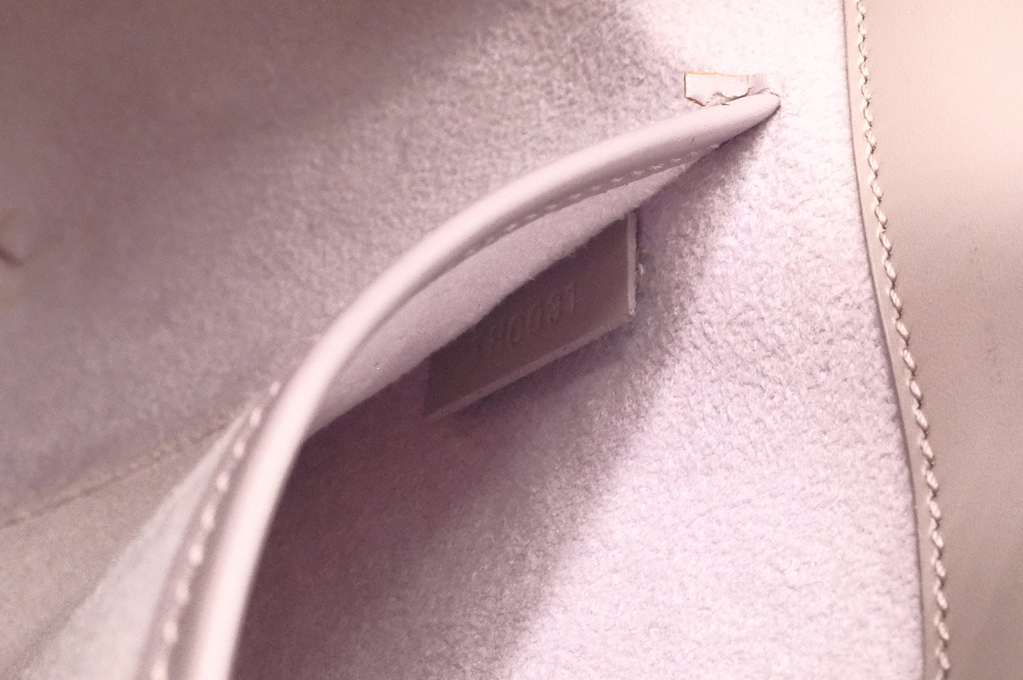 Louis Vuitton Reverie in Lilac Epi Leather