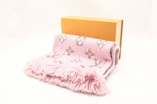 Louis Vuitton Logomania Scarf in Pink Wool