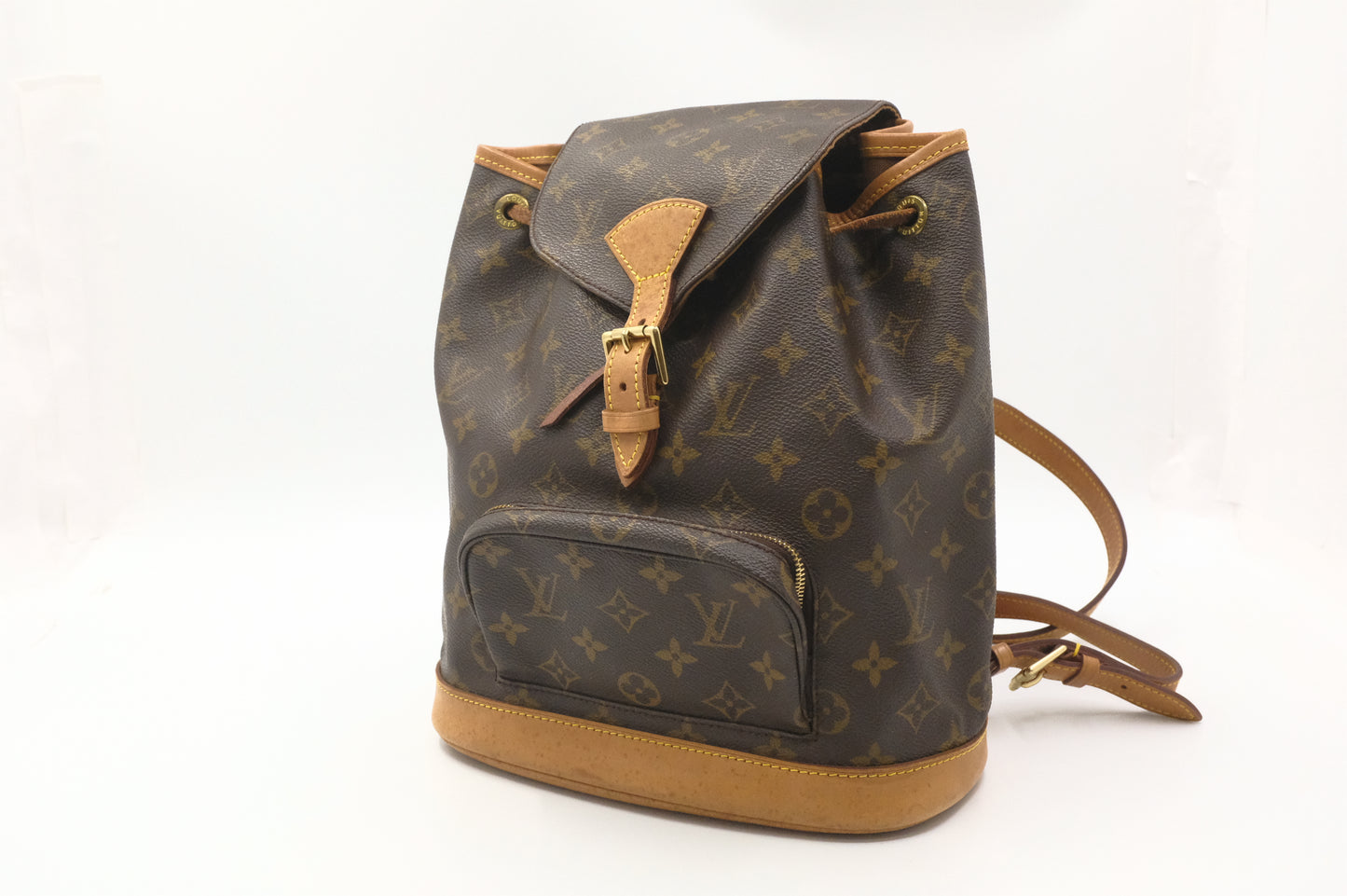 Louis Vuitton Montsouris MM in Monogram Canvas