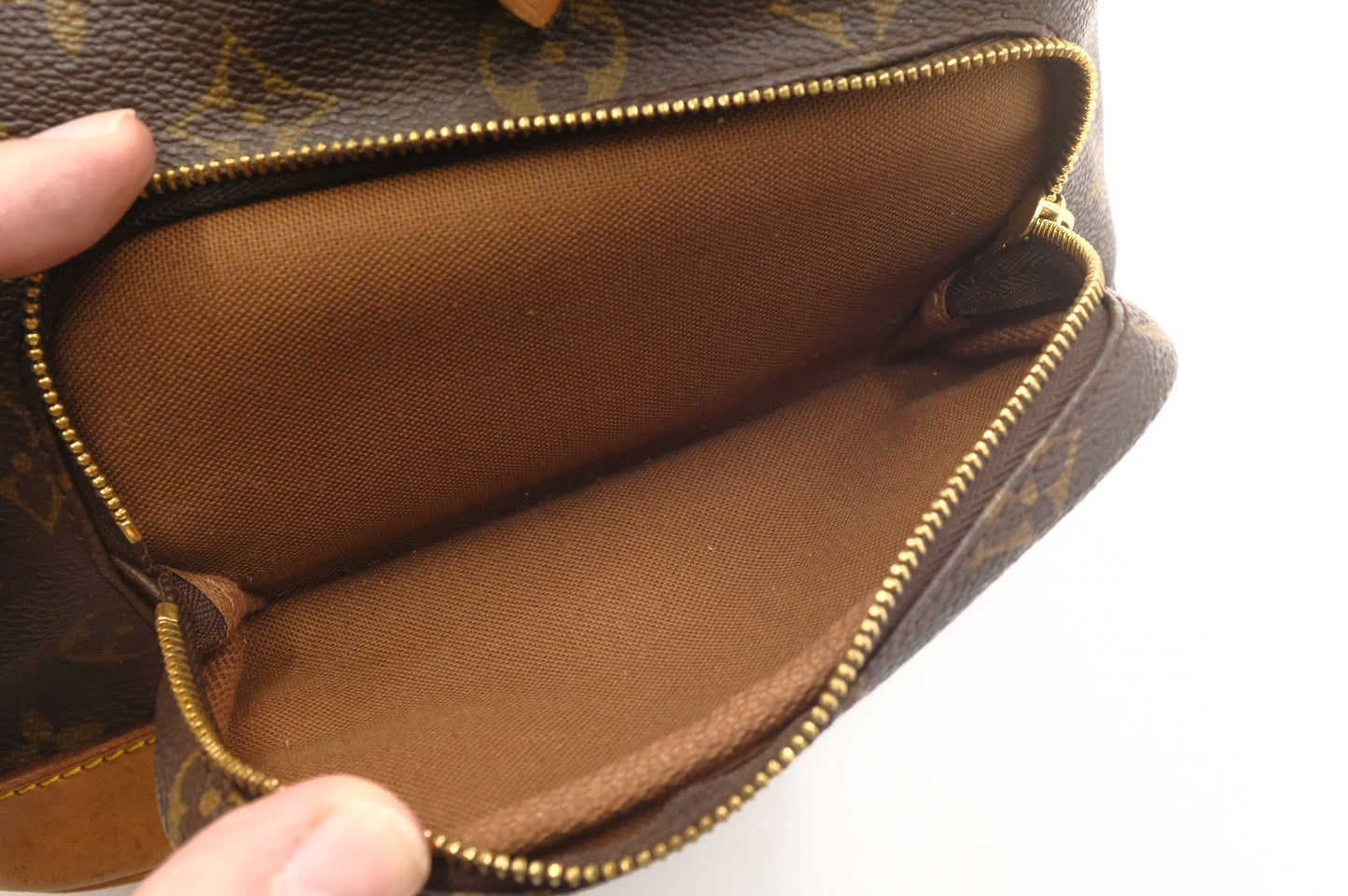 Louis Vuitton Montsouris MM in Monogram Canvas