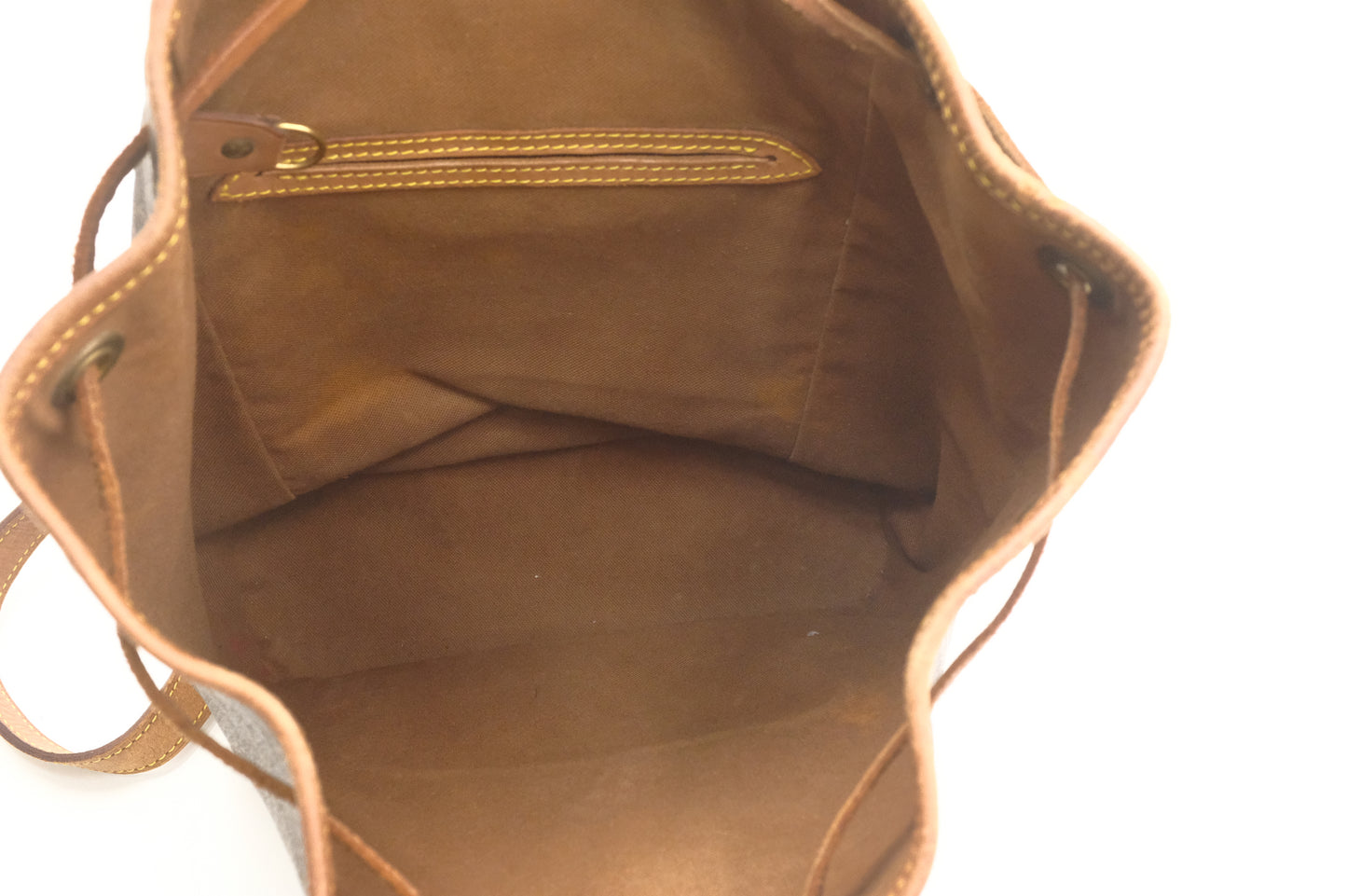 Louis Vuitton Montsouris MM in Monogram Canvas