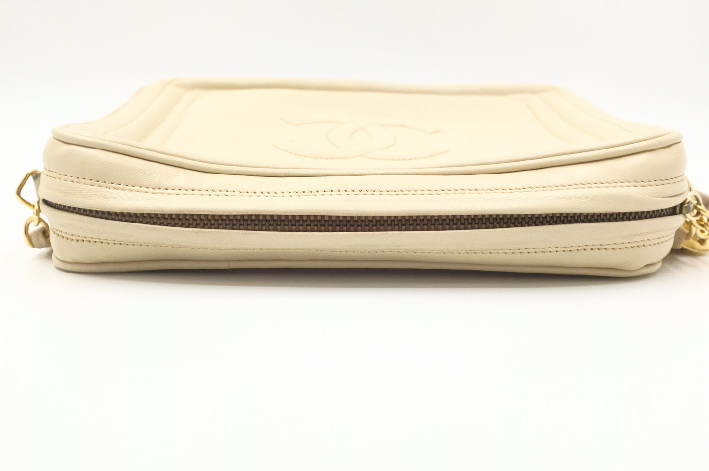 Chanel Chain Shoulder Bag in Beige Leather